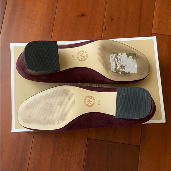 Michael Kors Gloria Plum Mid Pump Suede - Picture 5 of 5
